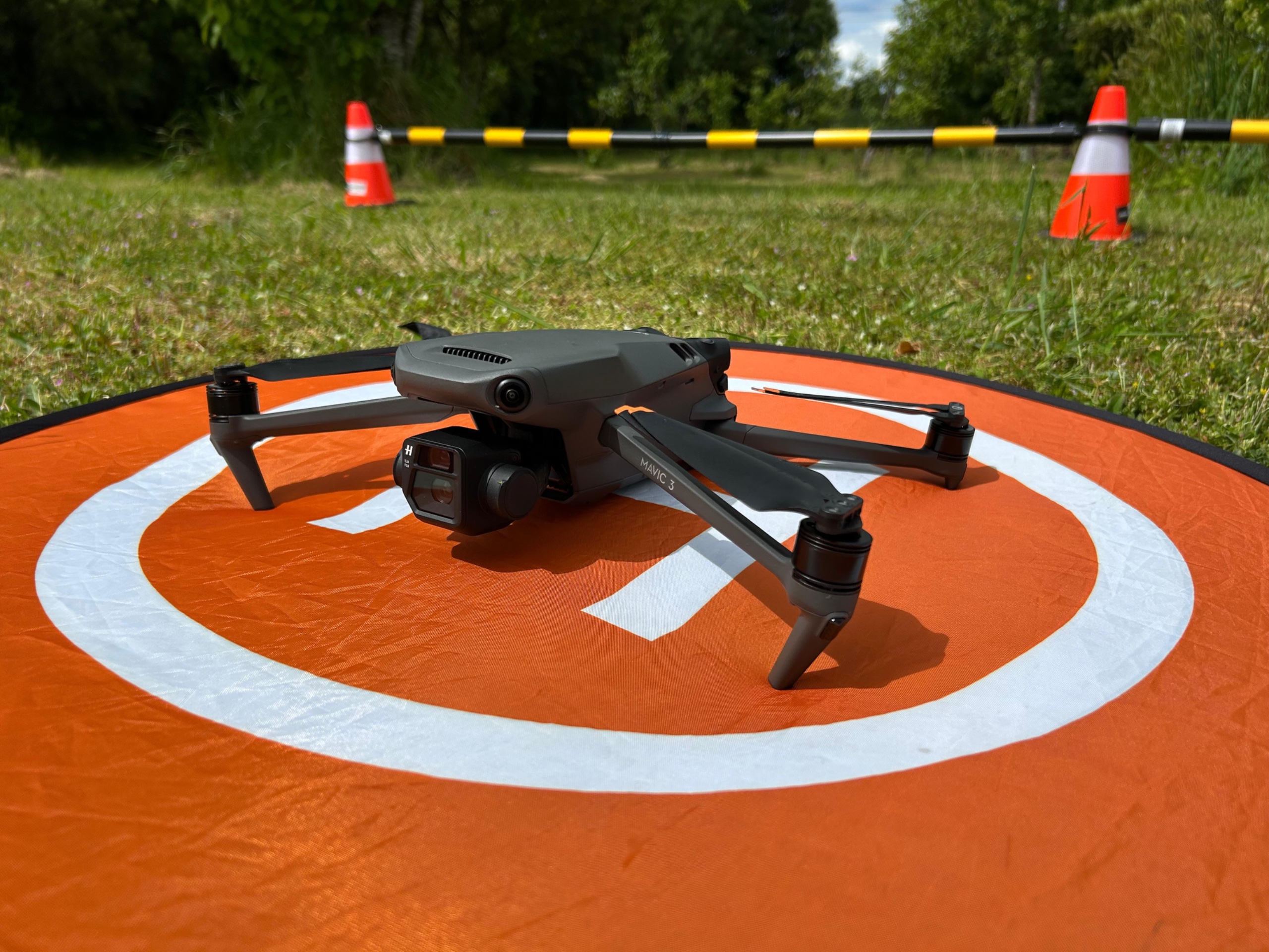 Clase práctica de vuelo con drone - Curso RPAS Osorno